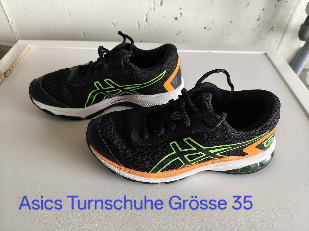 Asics Scarpe per ragazzi: Asics Sneakers/ Turnschuhe Grösse 35 – Usato da Grossdietwil venduto da wichtel28