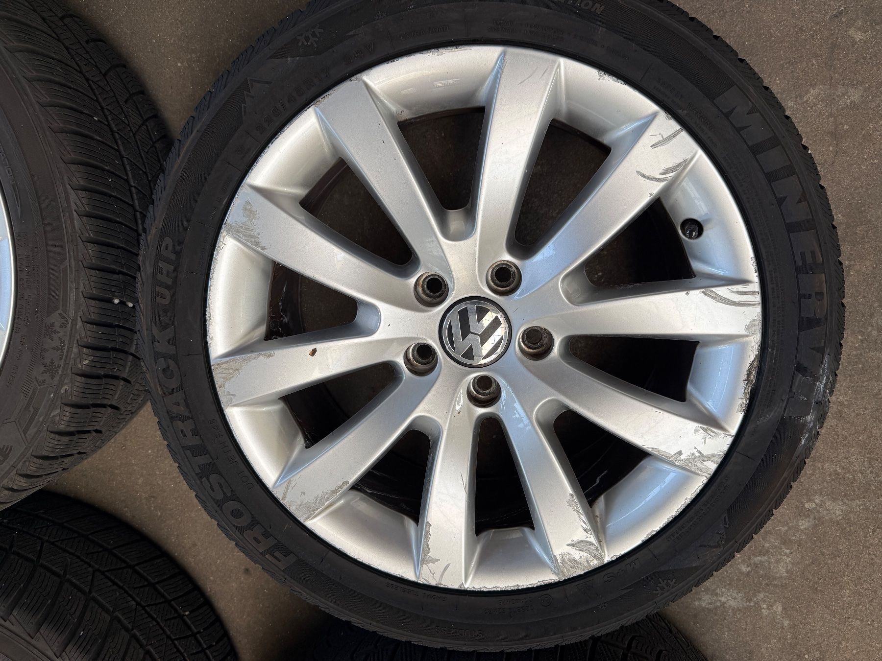 Volkswagen Pneumatici & Ruote complete: VW Passat,Scirocco 225/45R17 – Usato da Oftringen venduto da Leonsara 4