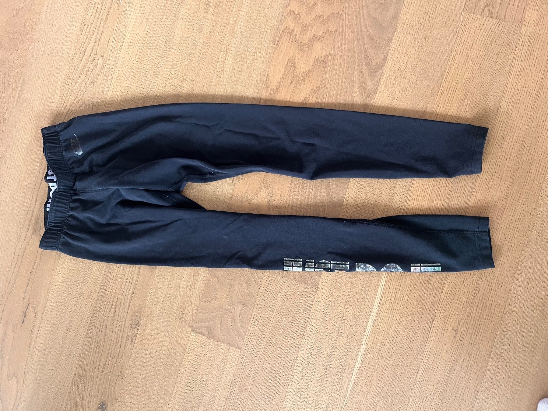 Nike Leggings: Sportleggins – Usato da Wangen b. Olten venduto da oli_f9b8