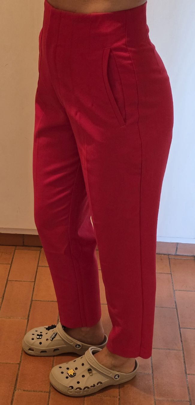 Zara Pantaloni: Zara Hose, rot, Grösse M – Nuovo (secondo la descrizione) da St Gallen venduto da vir_5kgt