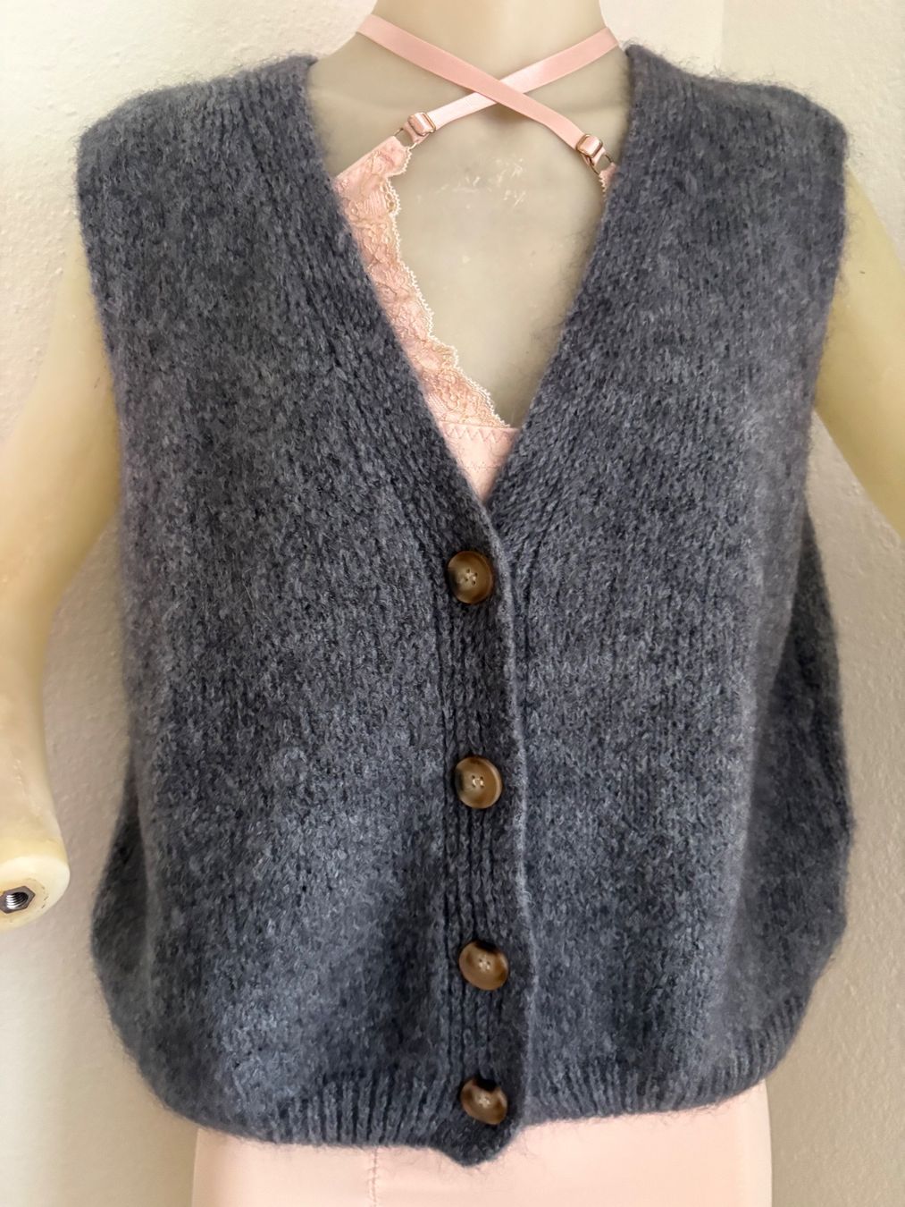 Gilet & Giacche: COLETTE Strickweste one size – Nuovo e nell'imballaggio originale da Niederbipp venduto da fashionfuchs