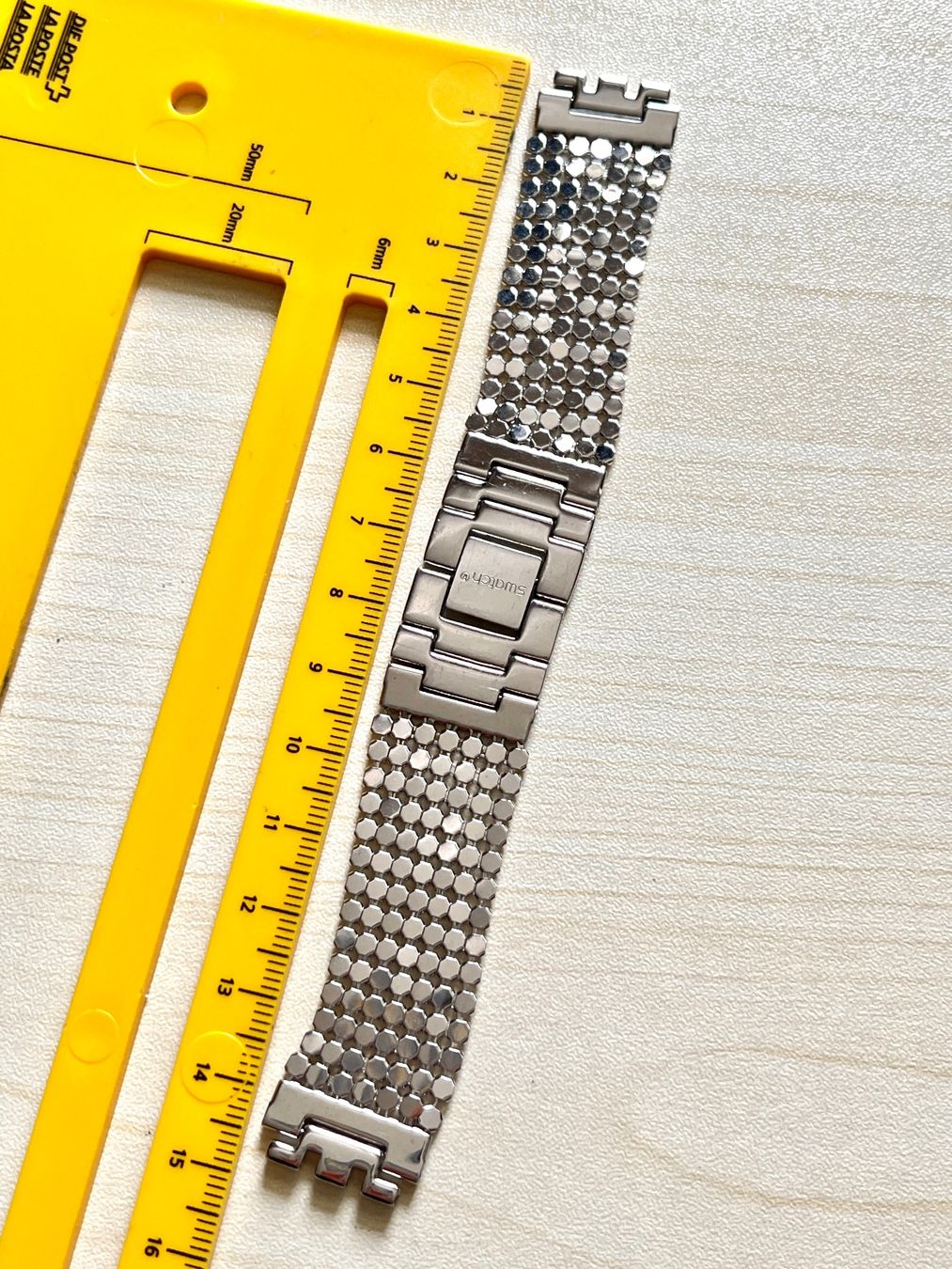 Swatch Uhren: Swatch Damenarmband, silberfarben – Gebraucht aus Grenchen von chththl 4