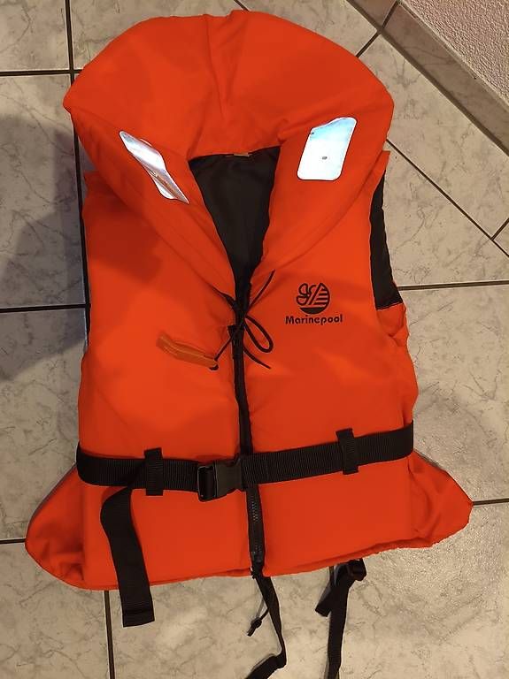 Giubbotti di salvataggio: Marinepool Feststoff-Weste 100N – Usato da Winterthur venduto da Kosovari0