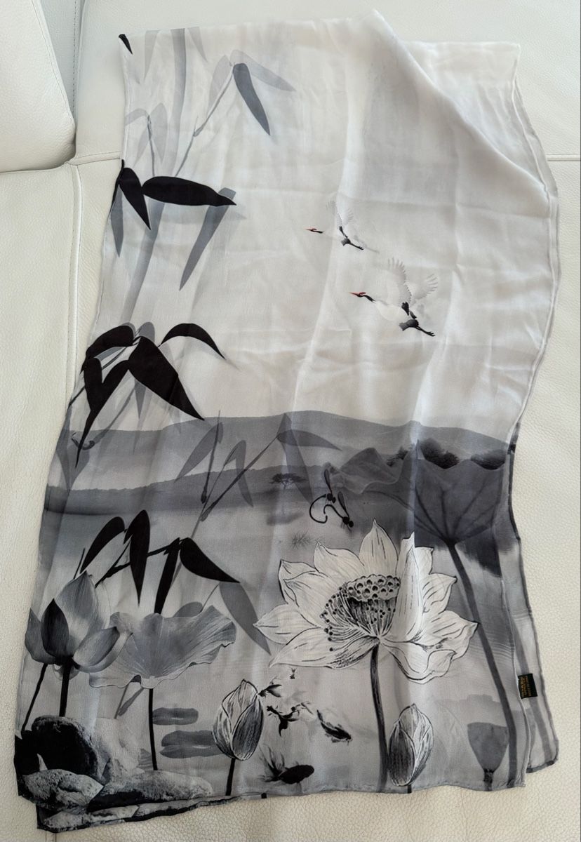 Foulard & Sciarpe: Seıden Schal 🌸 – Usato da Opfikon venduto da Luis144 1