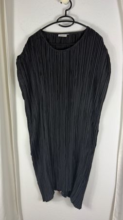 Schwarzes Masai Plissée-Kleid Sommer, neuwertig