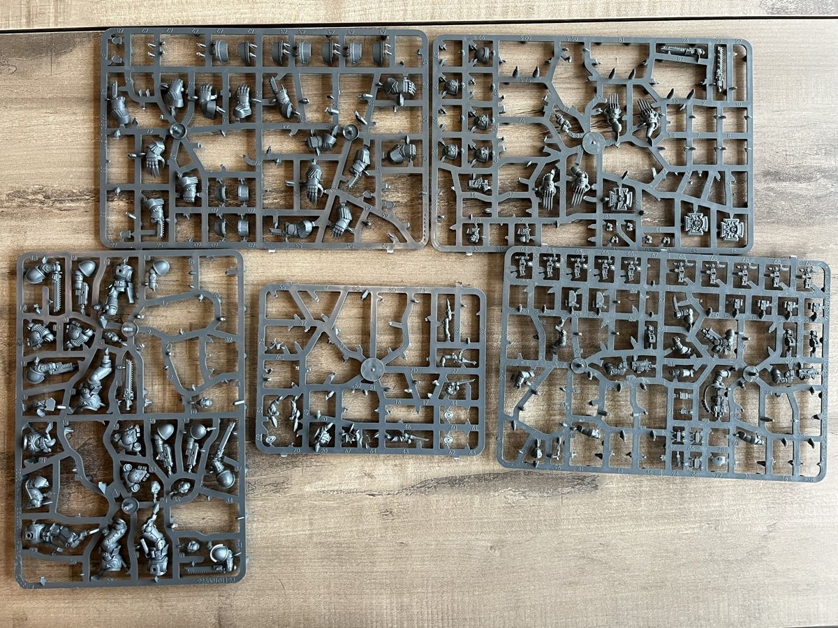 Giochi: Warhammer 40k/Horus Heresy Gussrahmen/Bits Set 4 – Usato da Othmarsingen venduto da stephiesheena