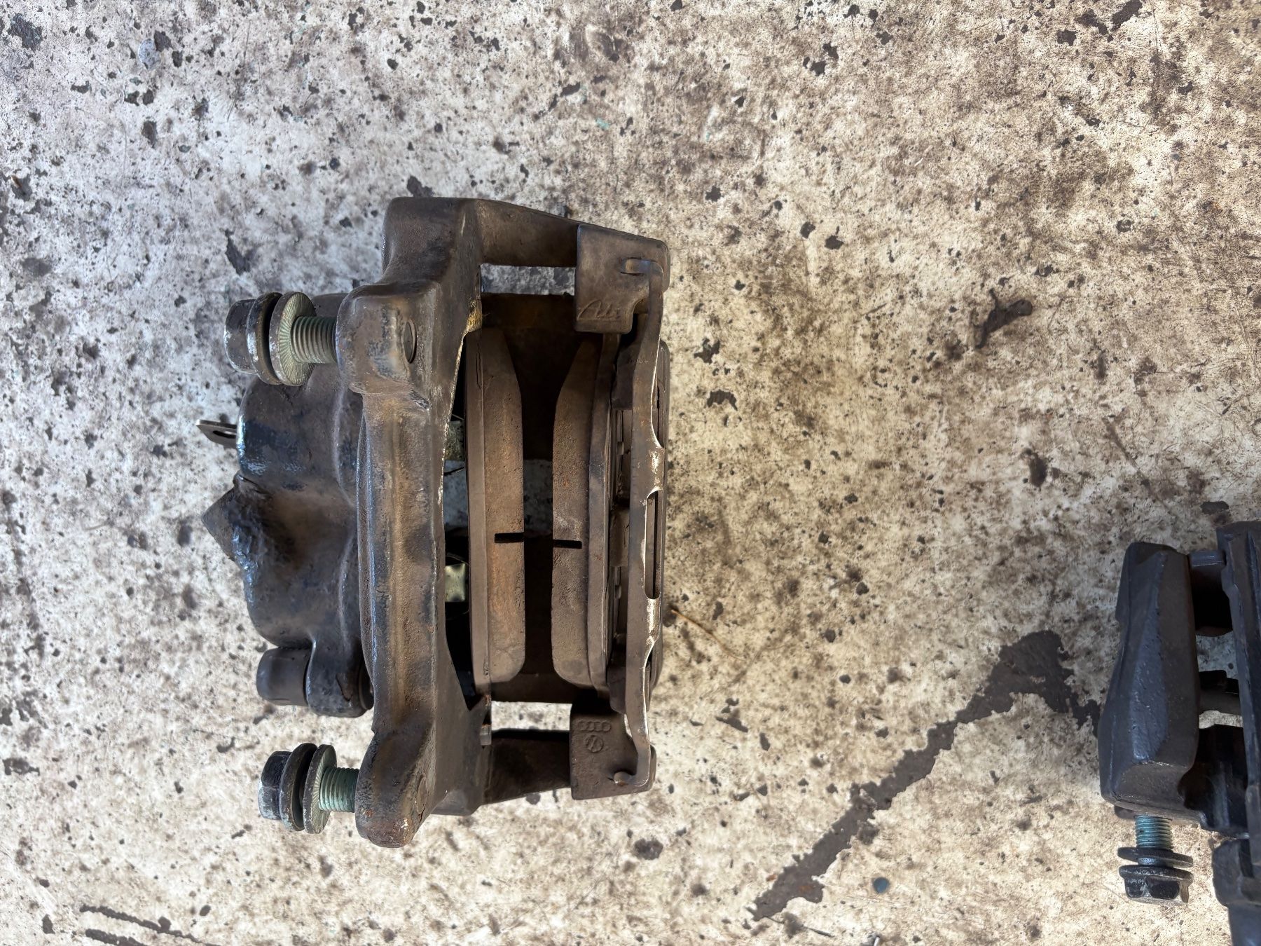 Audi Alle Autoersatzteile: Bremssättel Audi RS4 – Gebraucht aus Heimenschwand von source69 1
