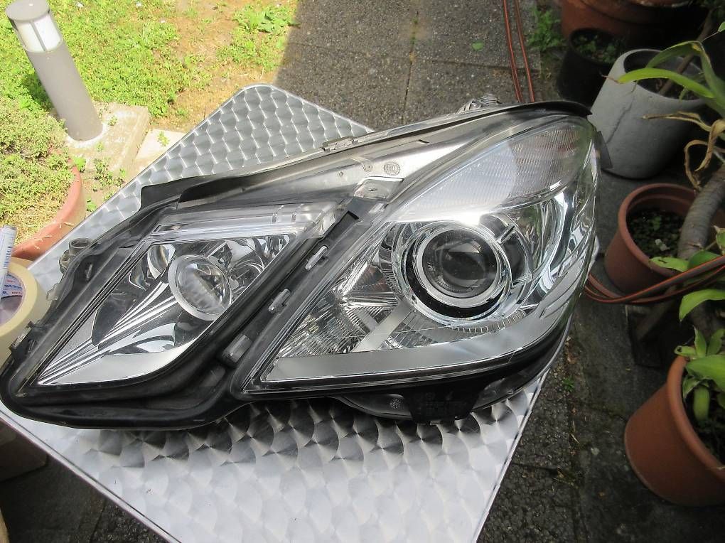 Mercedes-Benz Fari: Phare avant gauche Mercedes E-Class W212 – Usato da Champagne venduto da nan_2dwz