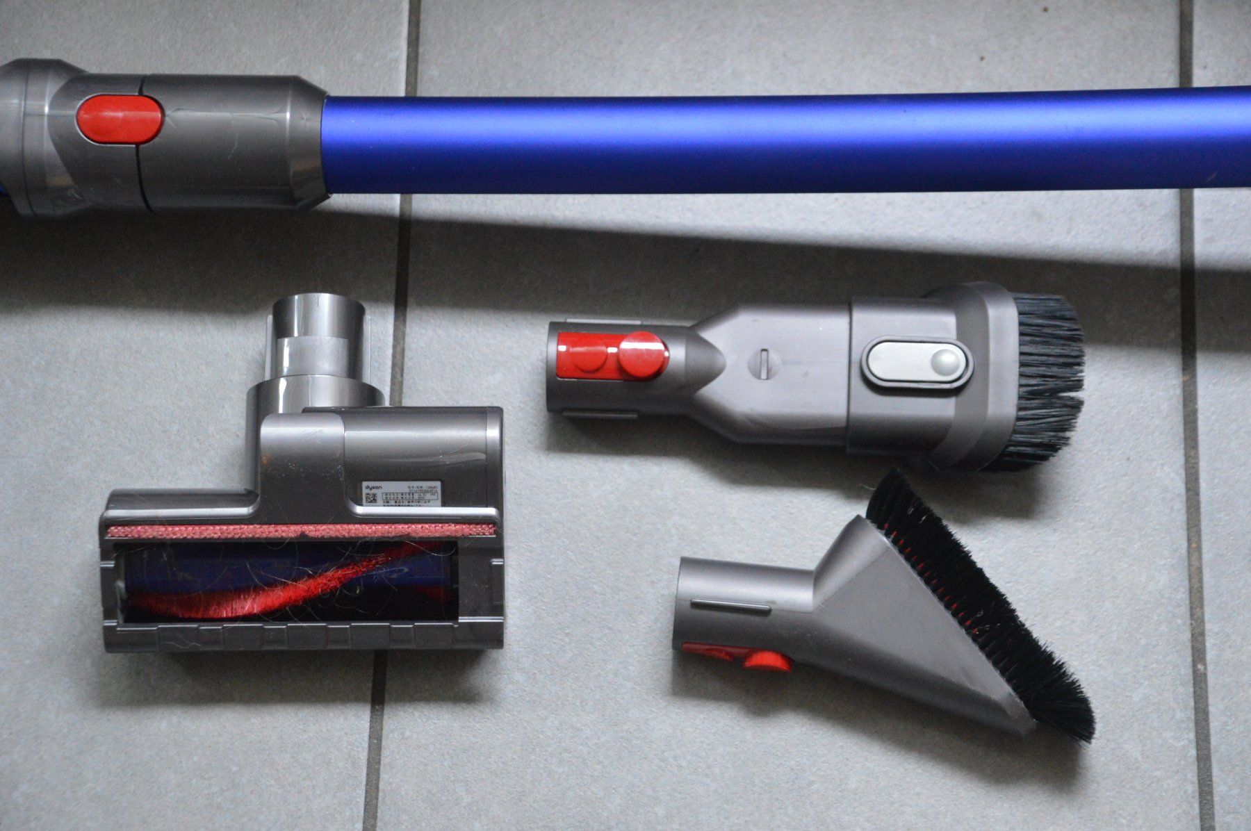 Dyson Aspirapolveri & Accessori: Dyson V7 Staubsauger / aspirateur – Usato da Collonges venduto da arashee 1