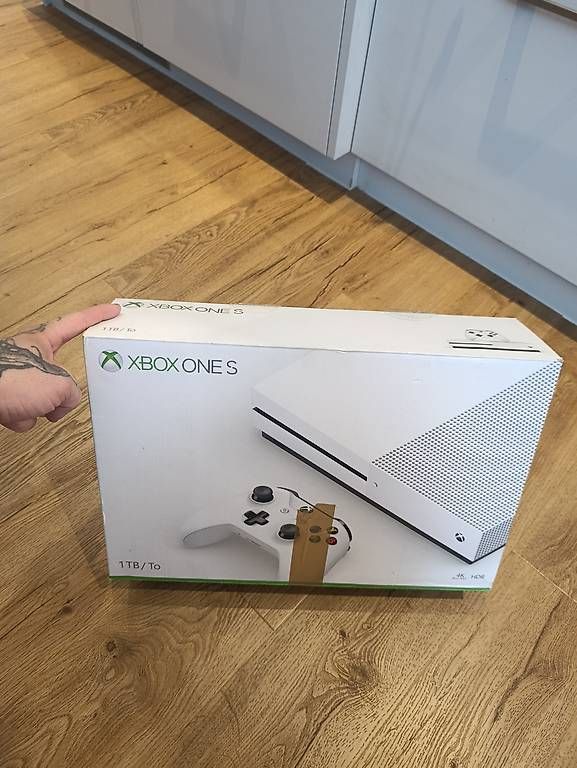 Console: Xbox One S 1TB weiss – Usato da Ennenda venduto da jba_xly8