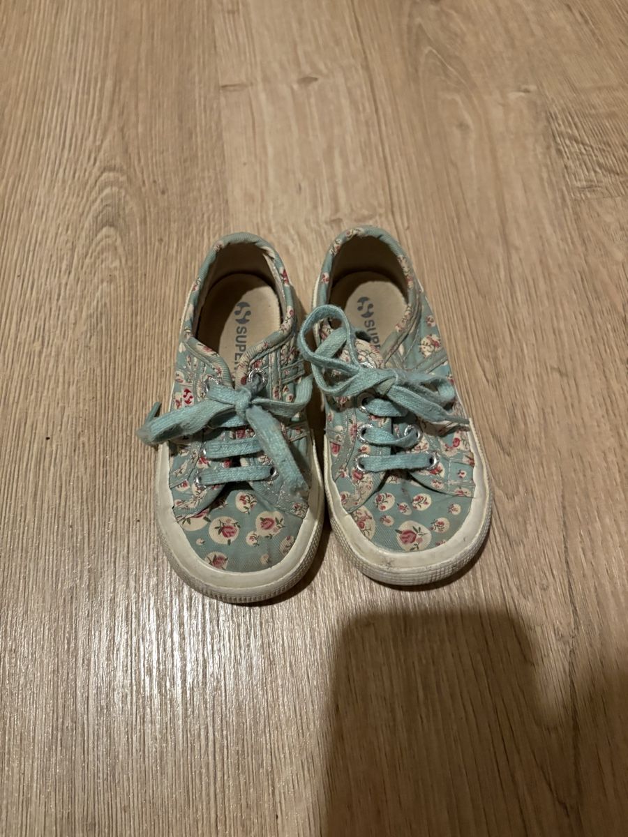 Superga Chaussures filles: Superga Schuhe Grösse 24 – D'occasion à Liestal par sei_j5yn