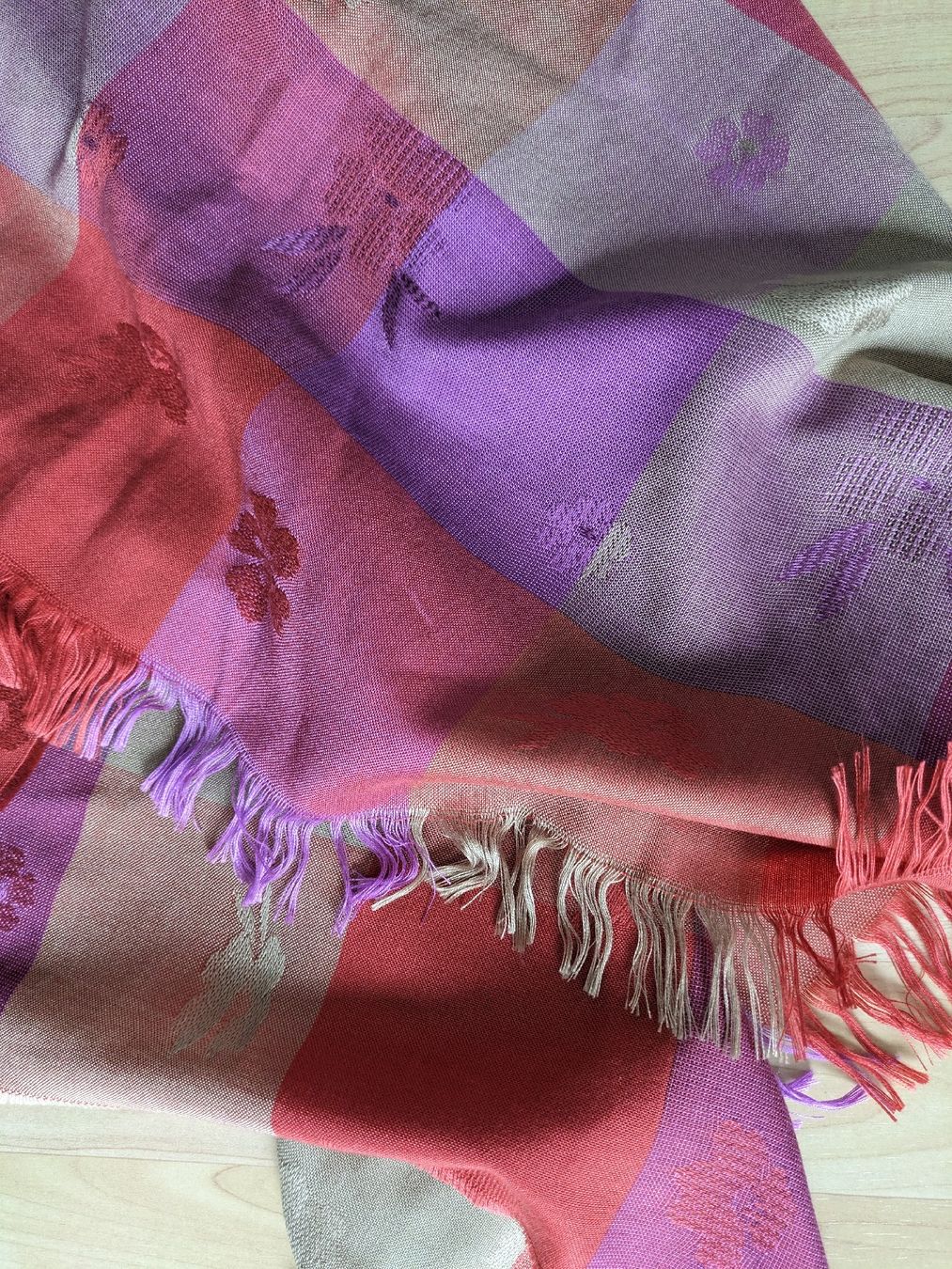 Foulard & Sciarpe: Schöner Schal – Nuovo (secondo la descrizione) da Rieden AG venduto da juliarieden