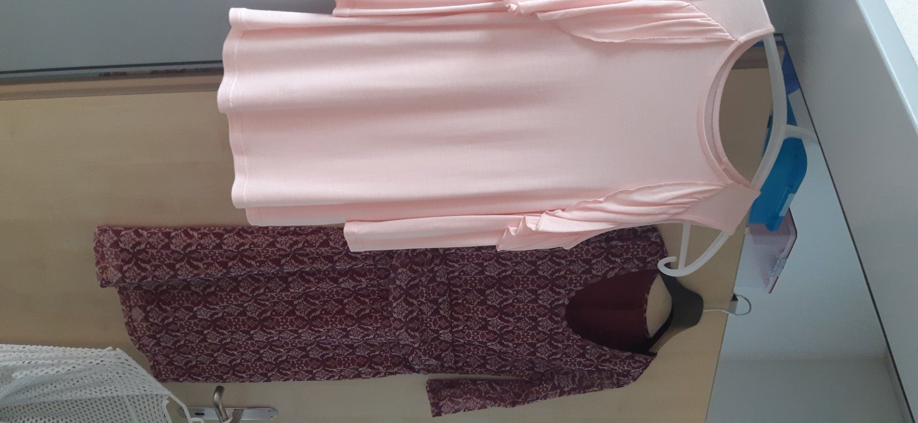 Lotti di vestiti: Kleid und Shirt Gr.34 – Usato da Neuenkirch venduto da marthab67 1