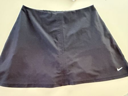 Nike Rock mit integrierter Hose Grösse M schwarz guter Zusta