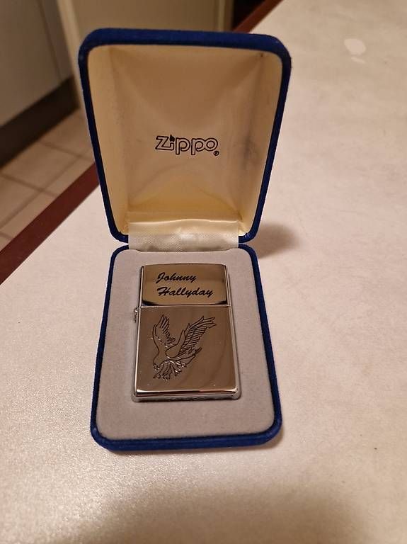 Accendini: Introuvable Rare Zippo Johnny hallyday lorada – Usato da Belmont-Lausanne venduto da MikeC 3