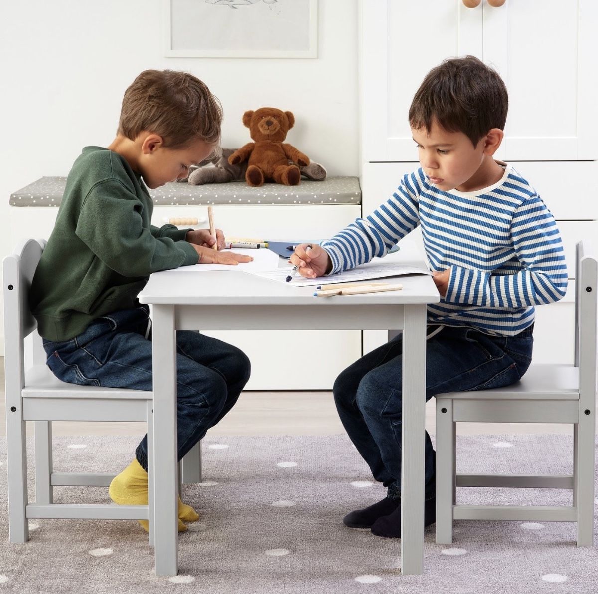 Ikea Set di tavolo e panche: Ikea-Kindertisch (Sundvik) mit 2 Stühlen – Usato da Zürich venduto da nathi83 4