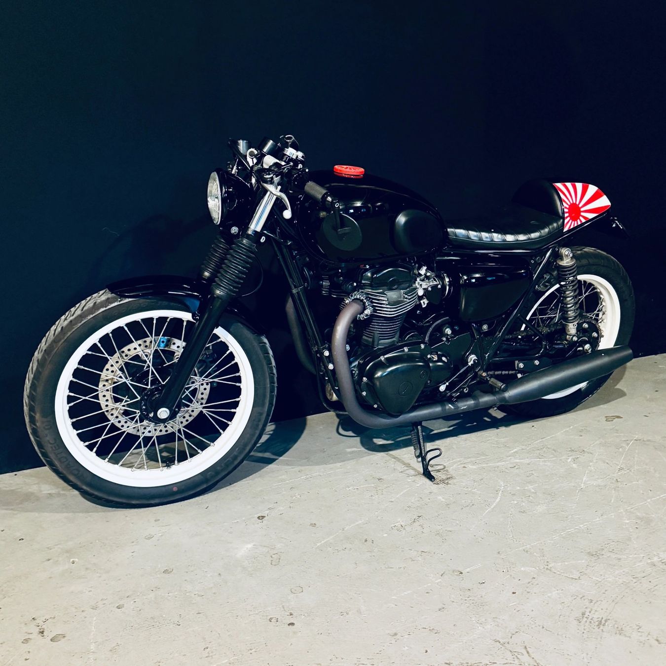 Kawasaki Strada: KAWASAKI W 800 - Einzigartiger W800 Cafe Racer – Usato da Oberhofen Thun'see venduto da -MIOT- 3