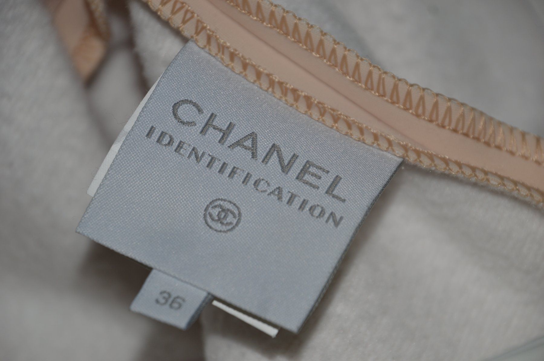Chanel Pantaloni: Chanel Ski Hose / pantalon de ski .36 – Usato da Collonges venduto da Auganien 7