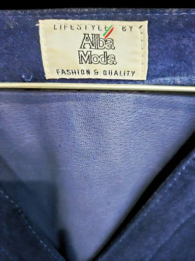 Maglioni & Felpe: Marineblauer V-Ausschnitt-Pullover mit Strukturmuster – Usato da Zug venduto da vinokilo 4