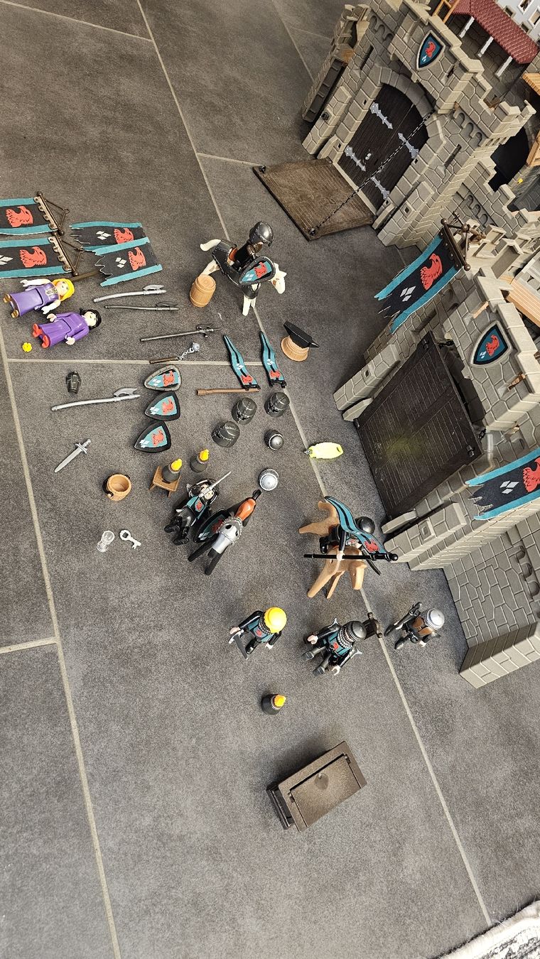 Playmobil Giocattoli: Playmobil Ritterburg – Usato da Winterthur venduto da O-LeeG 3