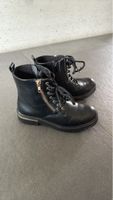 Bottines Noires Élégantes avec Fermetures Éclair Dorées