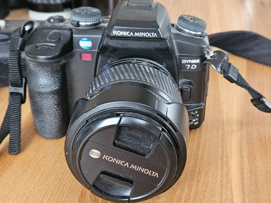 Minolta Fotocamera: Konica Minolta Dynax 7D / Spiegelreflexkamera – Usato da Meyriez venduto da Zigzagzug 1