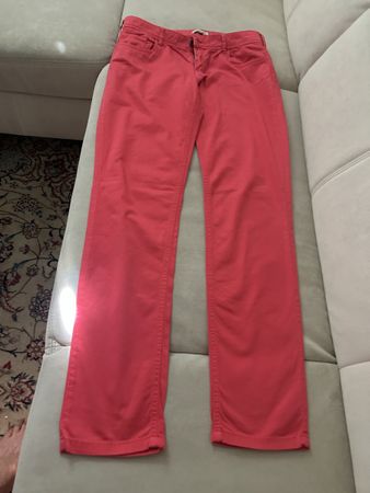 Damen Jeans Himbeere  Grösse 40 guter Zustand