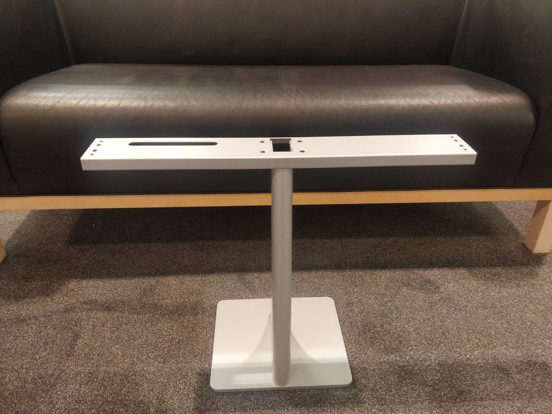 Bang & Olufsen Televisori: BeoVision 8-26 Bodenstandfuss – Usato da Hochdorf venduto da av-electronics 1