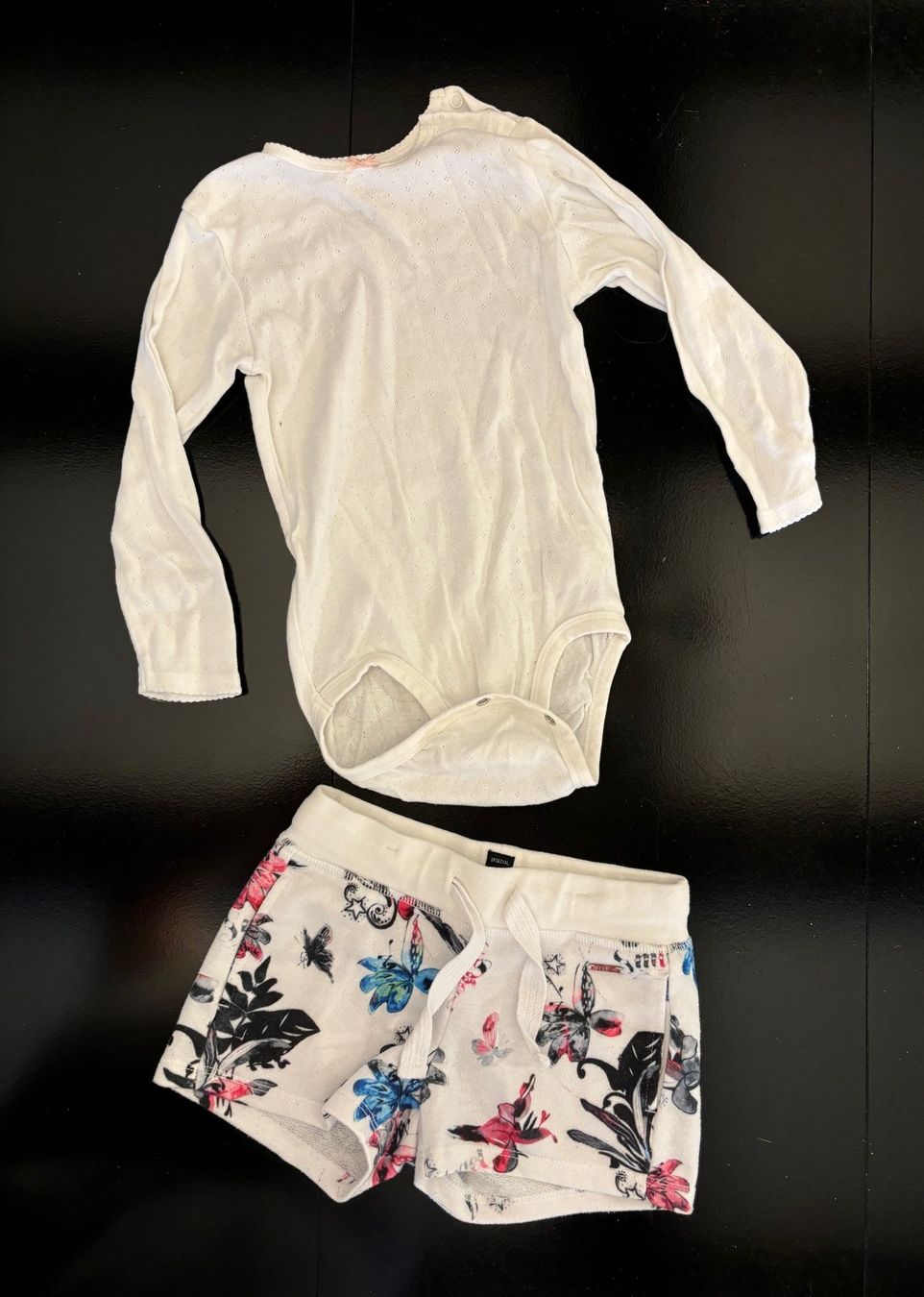Lotti & Set di vestiti: Kleiderpaket Mädchen Gr. 98/104 – Usato da Buchs ZH venduto da Donsalentino 1