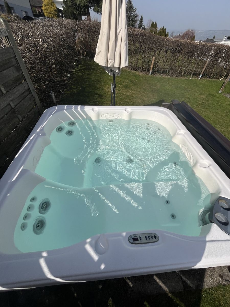 Whirlpool: Gebrauchter Whirlpool  – Gebraucht aus Neuenkirch von dabu80