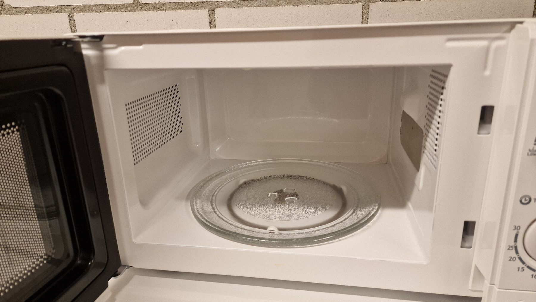 Elettrodomestici da cucina: Satrap Mikrowelle – Nuovo (secondo la descrizione) da Zollikofen venduto da pandora17 2