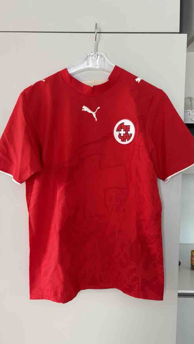 Schweizer Nati Canottiere & Pantaloni: Orginal Schweizer Nati-Trikot Gr.S – Usato da Zürich venduto da taurunum78