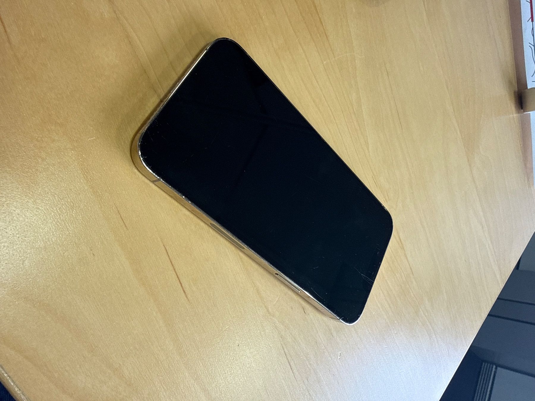 Apple Telefoni cellulari / Smartphones: iPhone 13 Pro with cracks on the back – Usato da Genève venduto da val_dr79