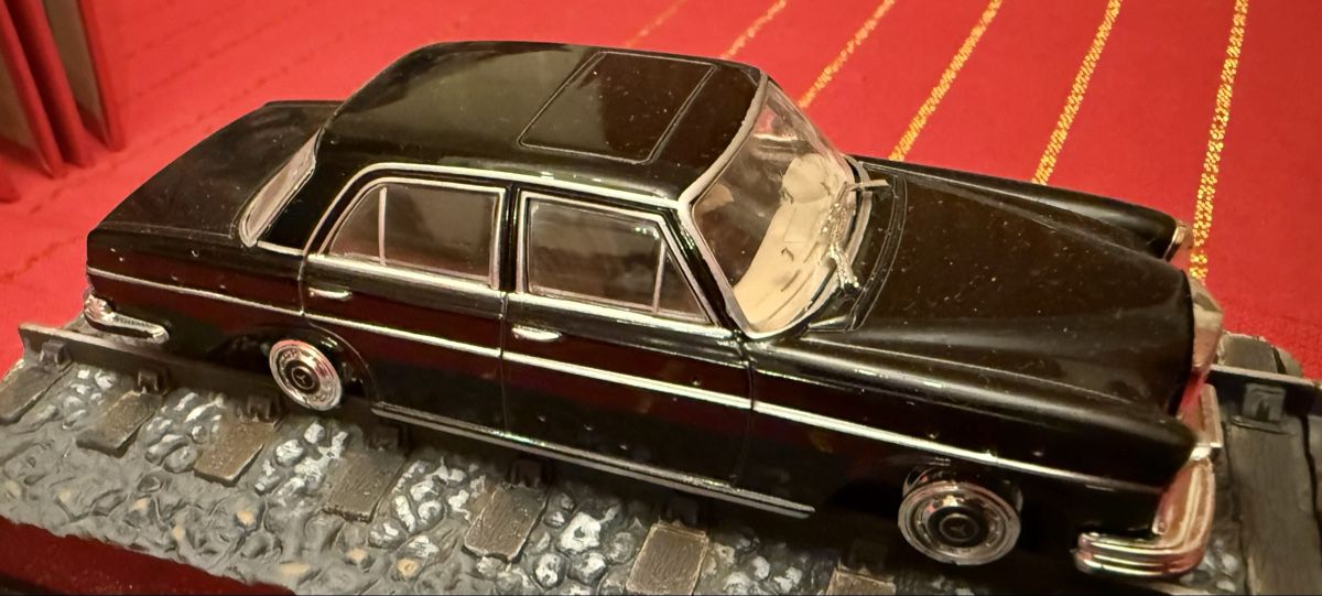 Mercedes-Benz Modellautos: Mercedes 250 SE/w108/1:43, neuwertig – Gebraucht aus hunzenschwil von Oldipark 2