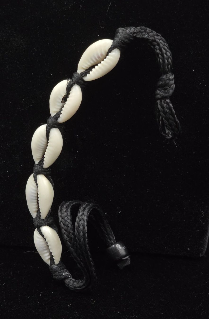 Bracciali & Braccialetti: Armband mit Muscheln – Usato da Rorschacherberg venduto da snOOpydOg11 1