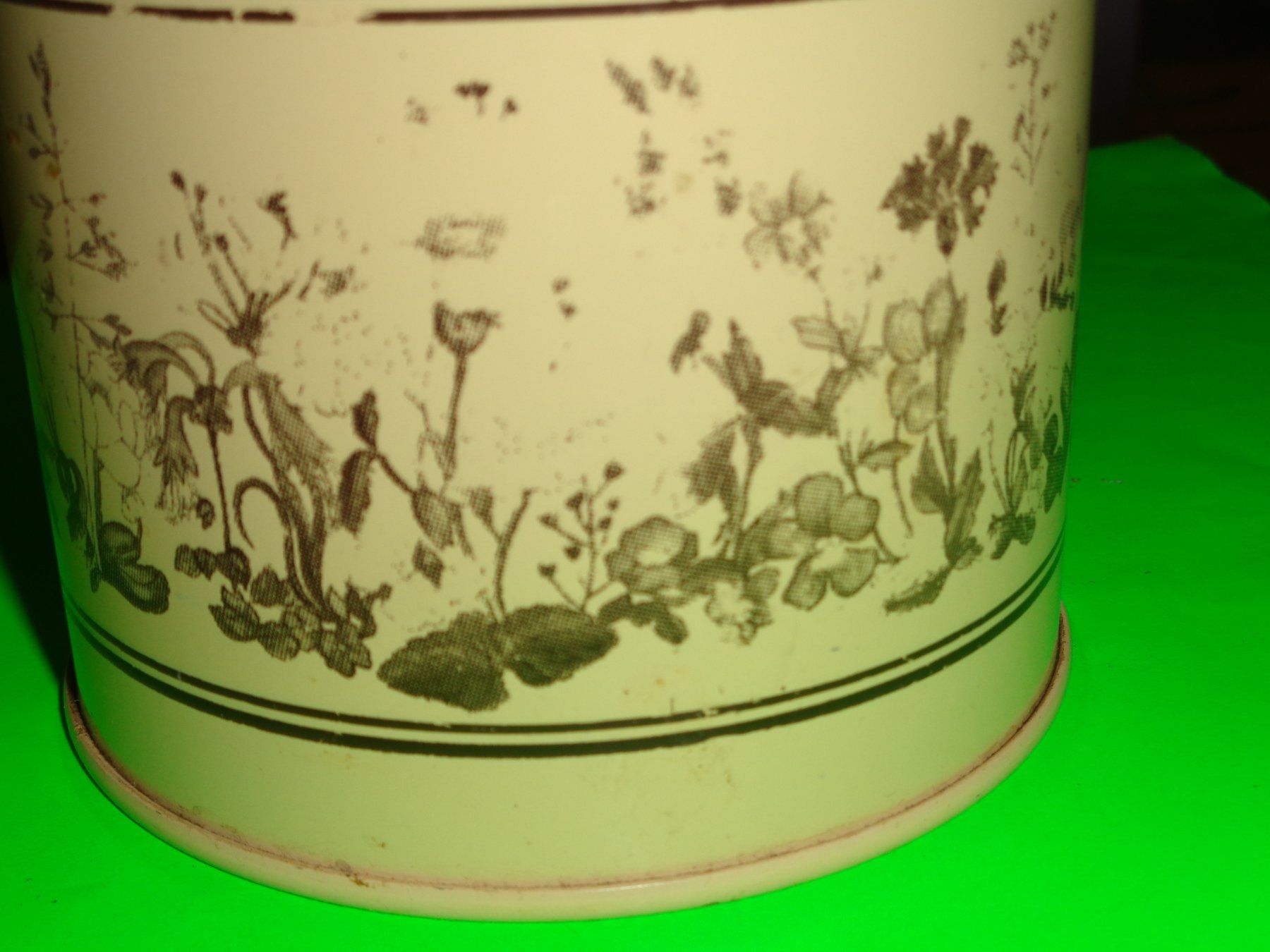 Zuckerdosen: Vorratsdose mit Blumenmuster in gutem Zustand – Gebraucht aus Termen von Zofingia01 2