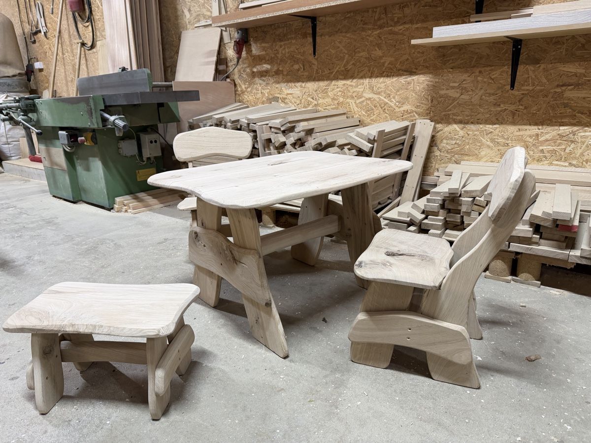 Set di tavolo e panche: Kids table in massif oak - artisanal – Nuovo e nell'imballaggio originale da Corsier GE venduto da Karol_save_planet 4