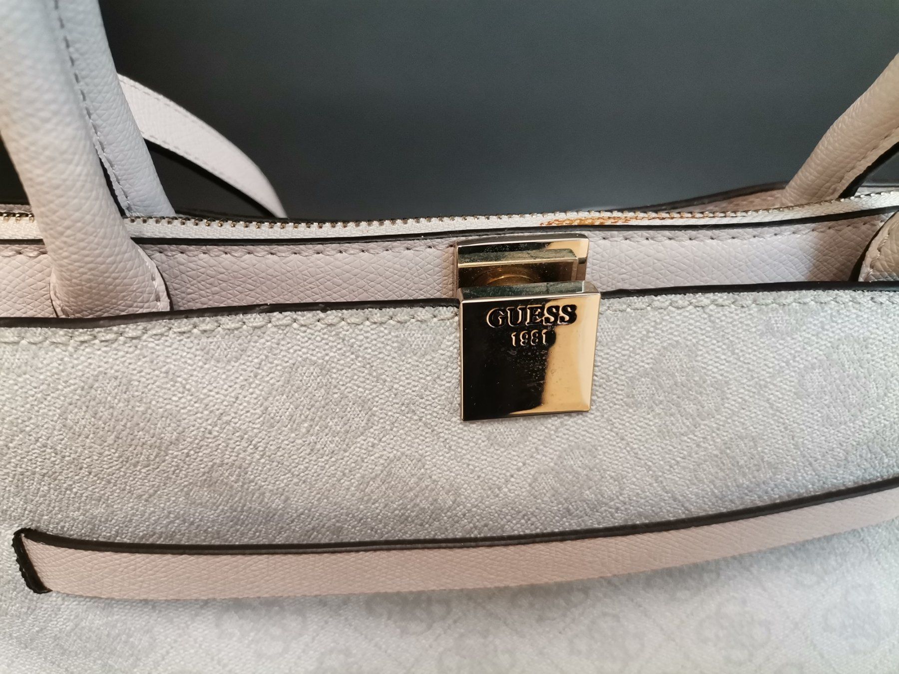 Guess Borse da donna: GUESS Damentasche – Usato da Schaffhausen venduto da Restwert_SH 3