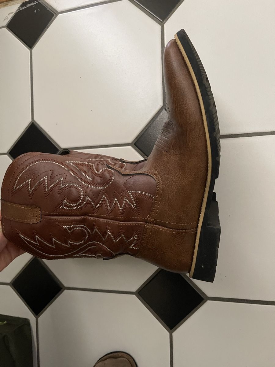 Scarpe da donna: Vegan leather cowboy boots  – Usato da Fribourg venduto da nel_6tdw 3