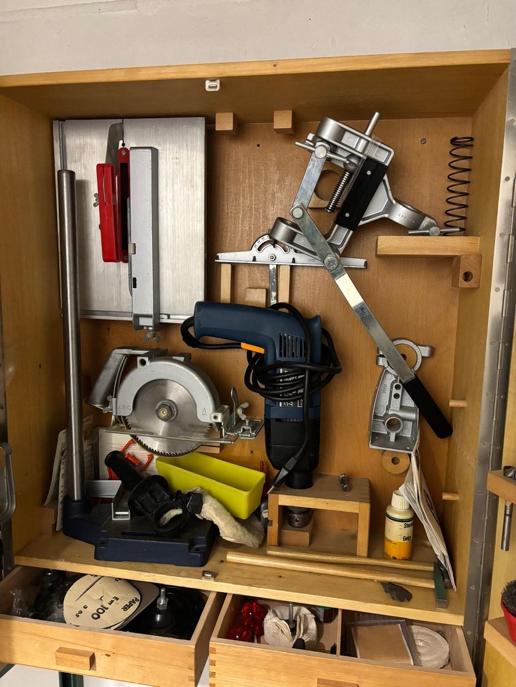 Tous les outils: Heimwerker Werkzeugschrank – D'occasion à Zürich par romy_2.0 1