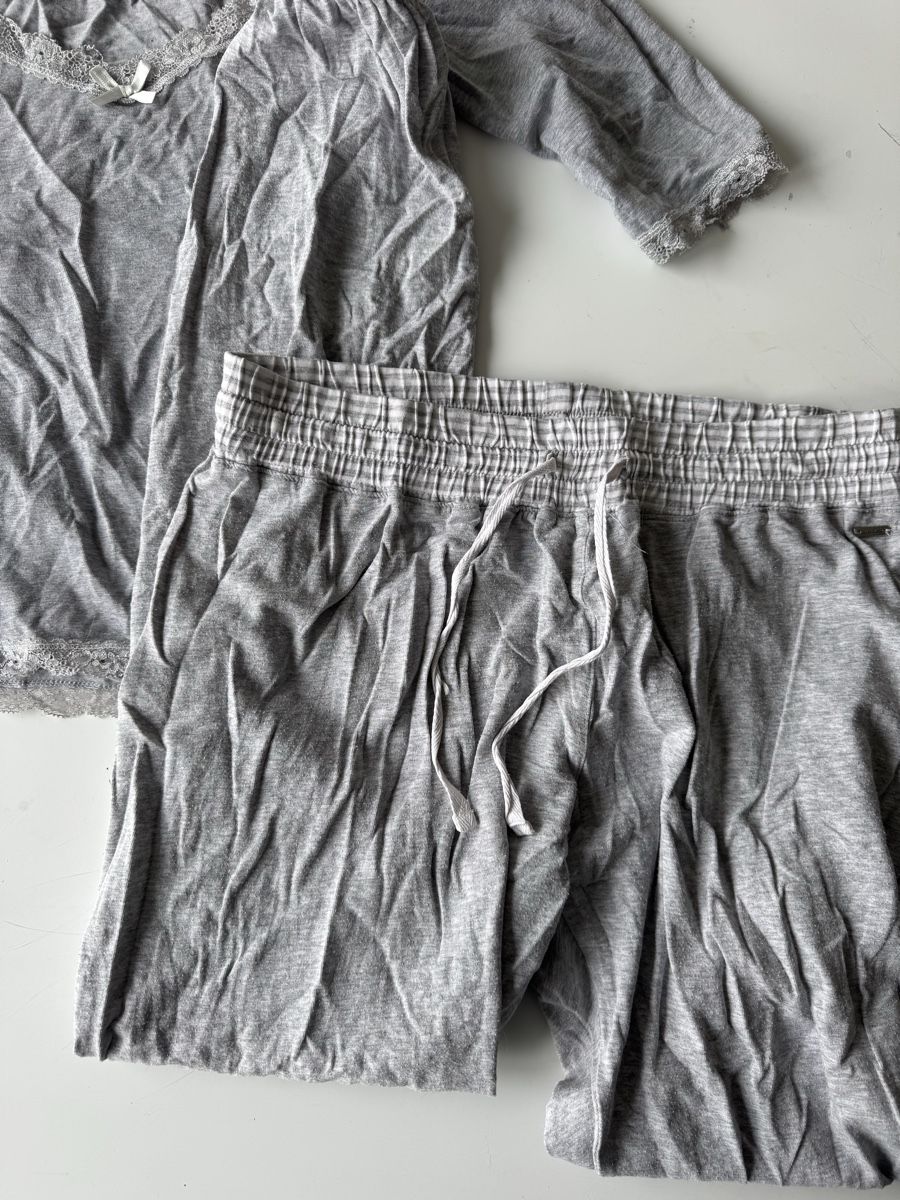 Pigiami: Comfy Grey Lounge Set, Graues pajama  – Usato da Zürich venduto da forestF4iry 1