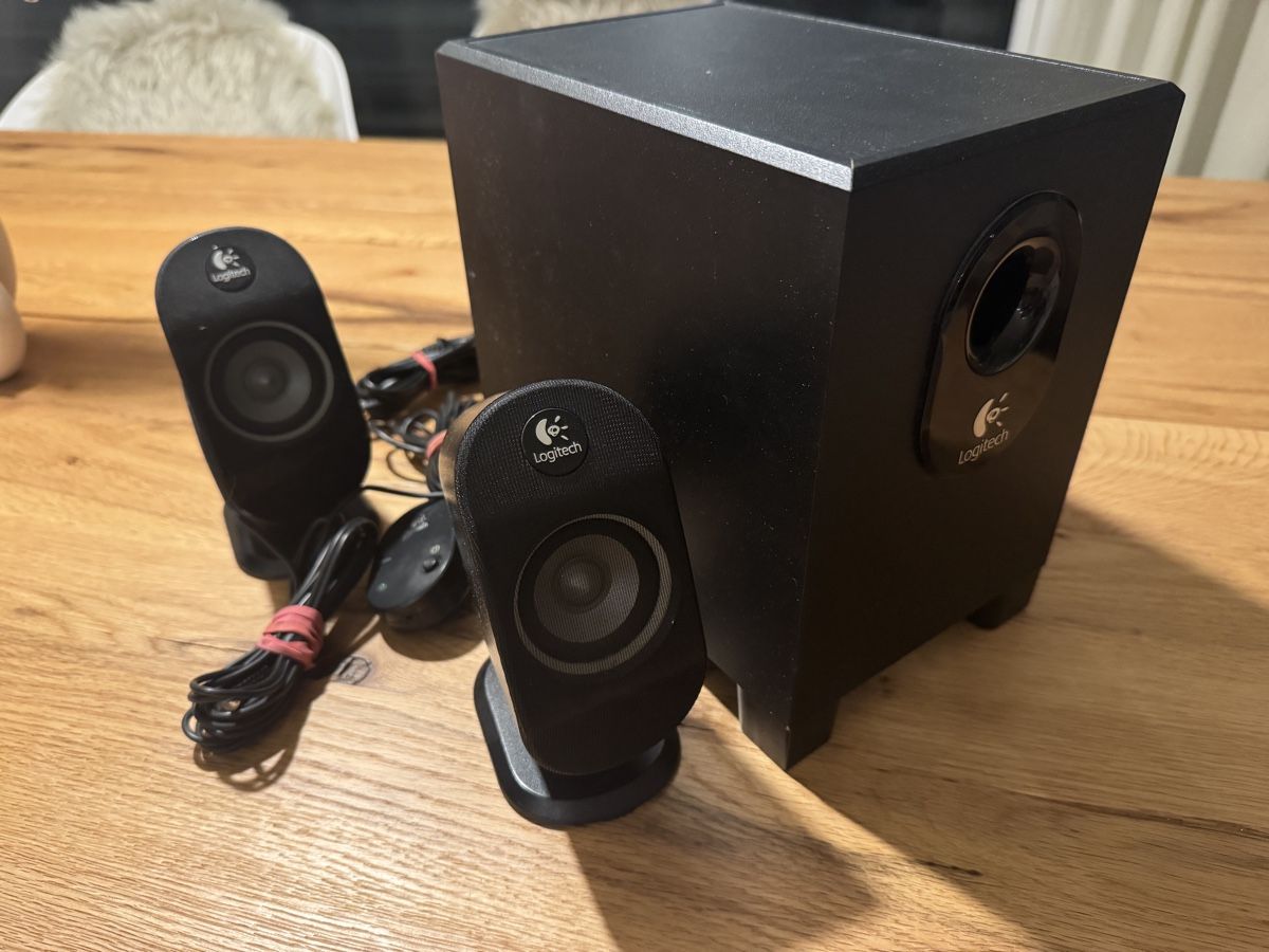 Logitech Home Cinema: Logitech Lautsprecher/ Boxen ab 1.- – Usato da Thürnen venduto da ilfuoriclasse 1
