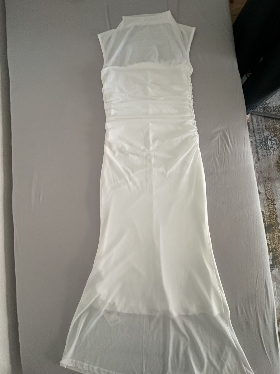 Shein Robes: Kleid weiss Grösse S mit Raffung neu – Neuf avec emballage d'origine à Zürich par zah_8p5x 1