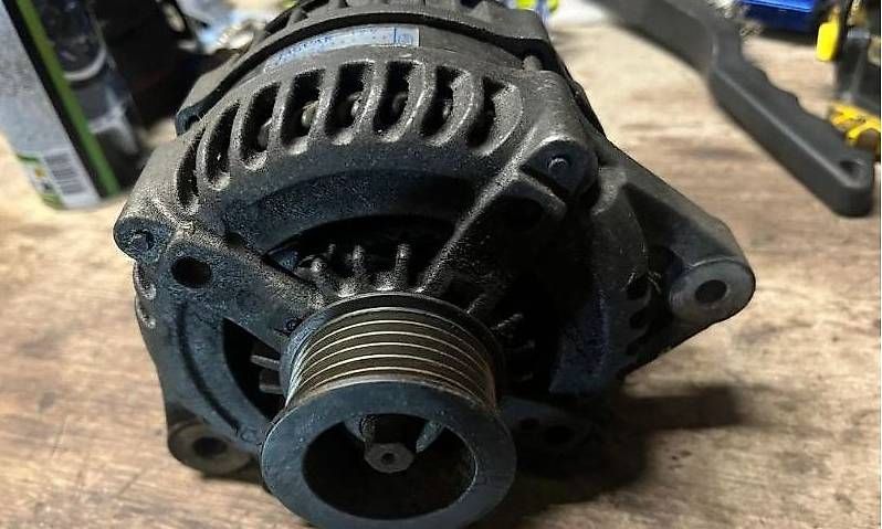 Tutti pezzi di ricambio auto: Alternateur Jaguar S-type 4.2 V8 – Usato da Lausanne venduto da Mablou