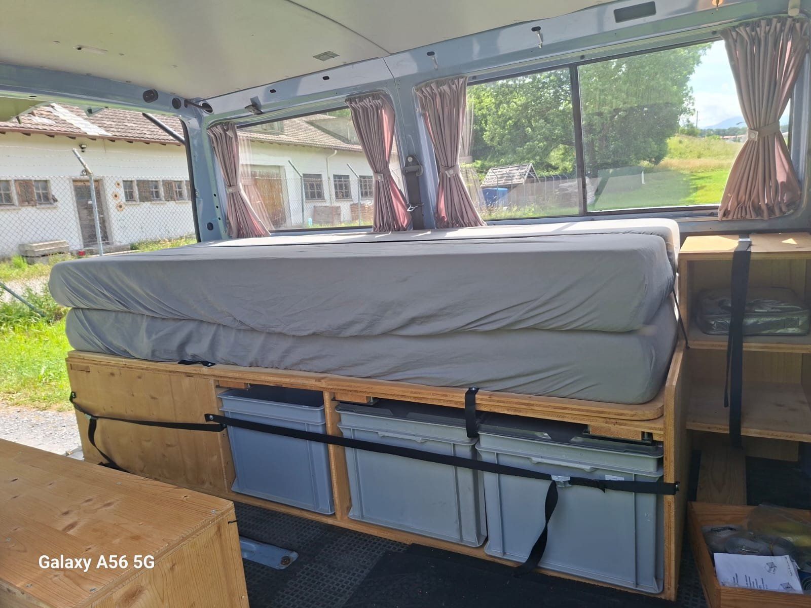 VW Automobili: Vw T4 2.5 TDI Multi-Transporter-Camper mit erst 168.300 Km – Usato da Fläsch venduto da Levanti25 2