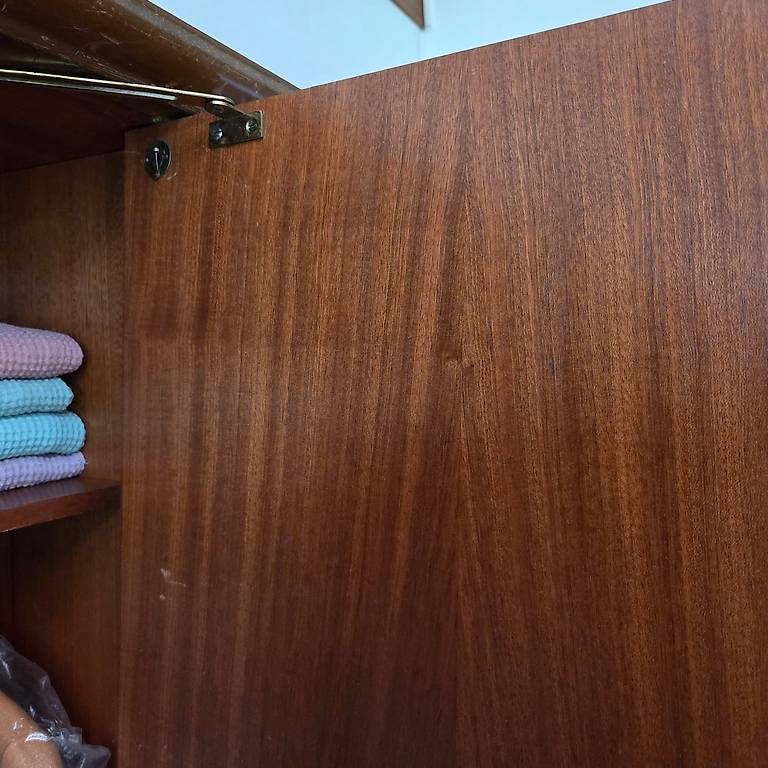 Armadi: Armoire,commode,noyer vintage – Usato da Bassecourt venduto da l.carnal 1