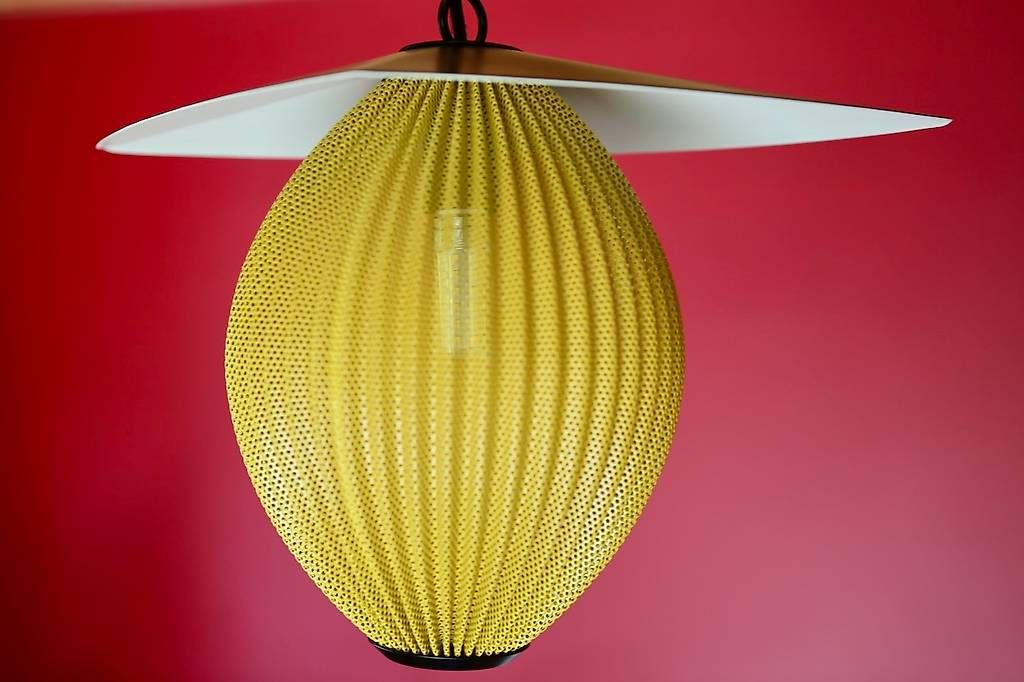 Gubi Lampadari & plafoniere: Suspension Satellite Medium Gubi 1953 jaune – Usato da Vésenaz venduto da formatthias13gv