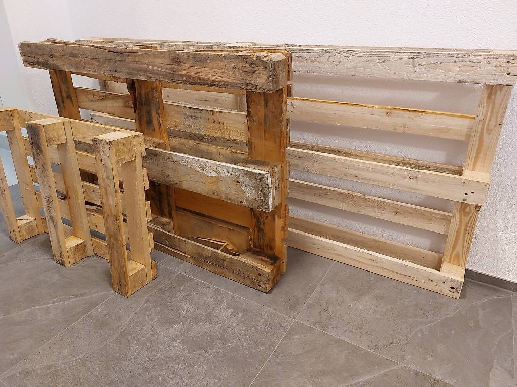 Pallets: Gratis 4 verschiedene Holzpaletten – Usato da Zofingen venduto da Rolando75 1
