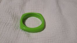 bracelet vert en résine