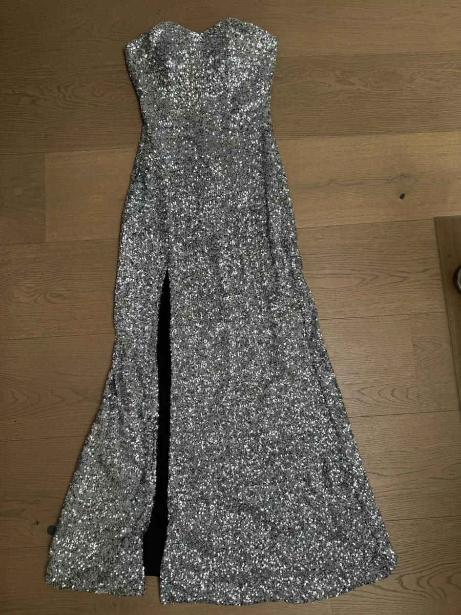 Kleider: Abendkleid – Gebraucht aus Bazenheid von Croupier